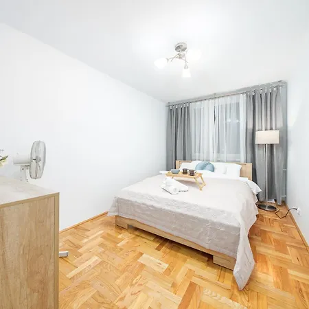 Lagiewniki - 52 M2, Workspace - By Rentujemy Appartement