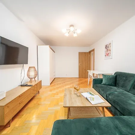 Lagiewniki - 52 M2, Workspace - By Rentujemy * Krakau