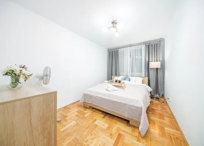 Lagiewniki - 52 M2, Workspace - By Rentujemy Apartment